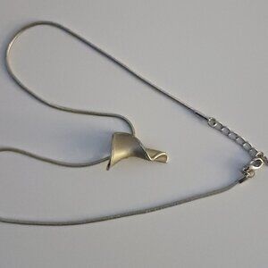 Women's Curled Pendant Necklace Silver Colour Chic Casual Formal Elegance